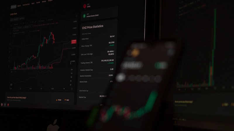 Confluence stacking: sentiment, price action, volume, and on-chain layered in a single trade decision.