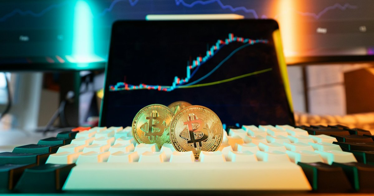 How to Trade Crypto Futures: Beginner's Guide 2026