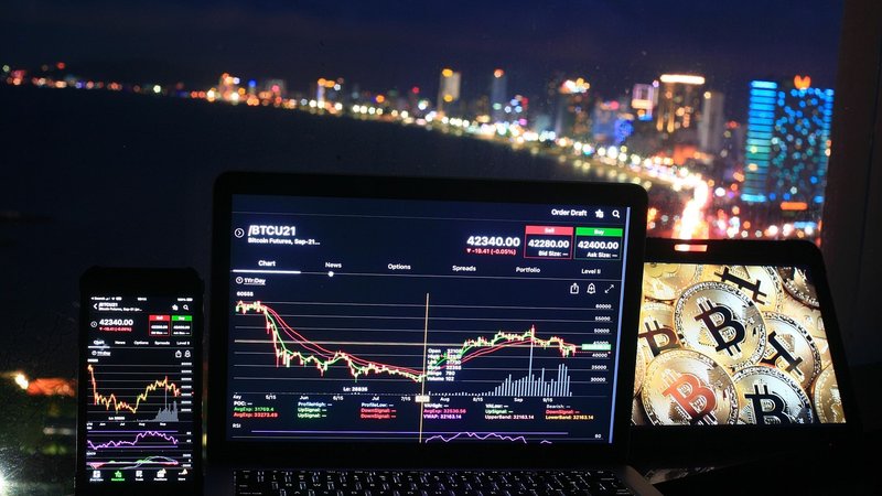 A typical crypto trading signal includes entry, stop loss, and multiple take profit targets